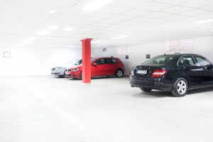 Privatni Parking Dva Auta