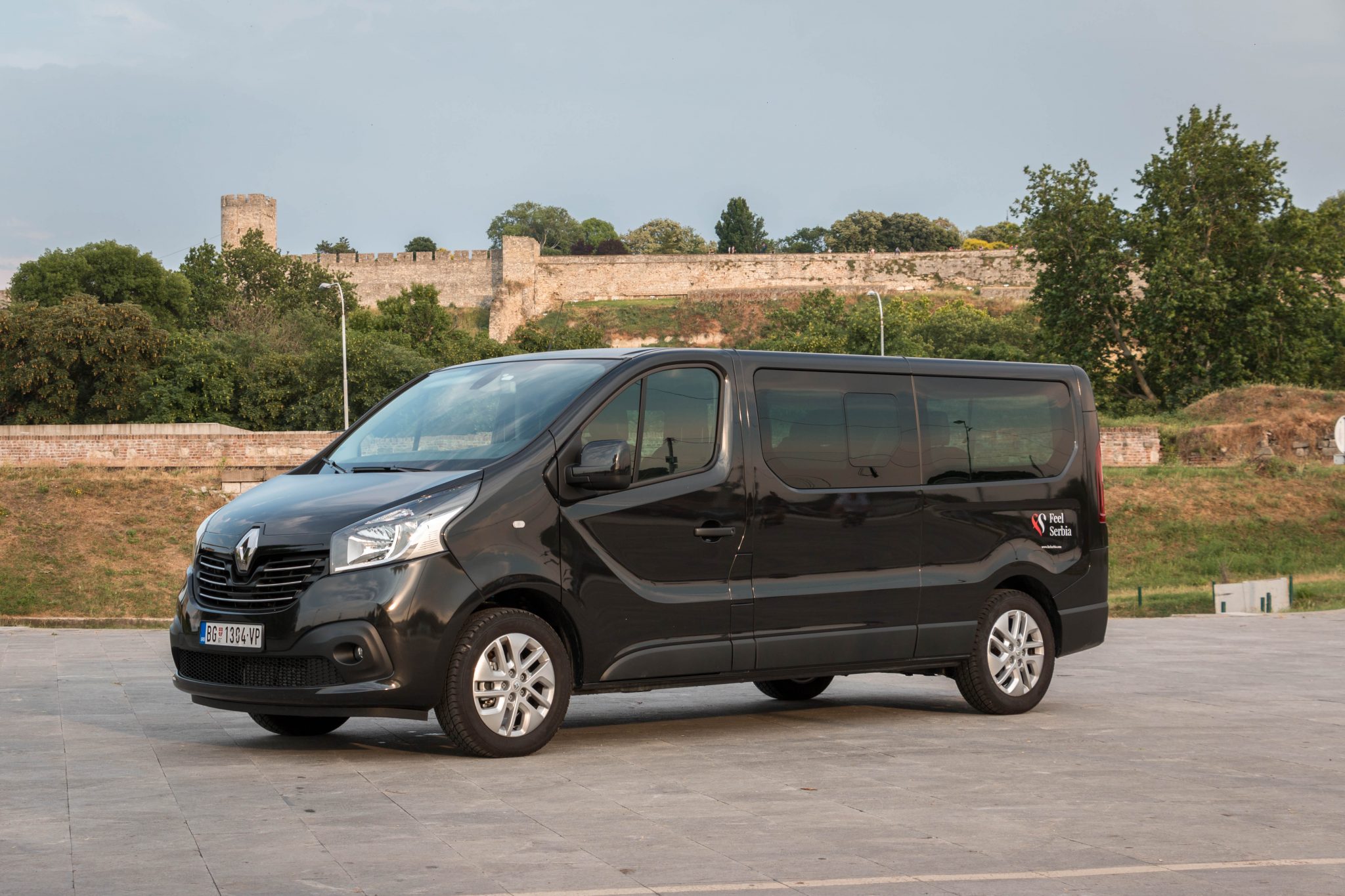 transferi-beograd-renault-crni